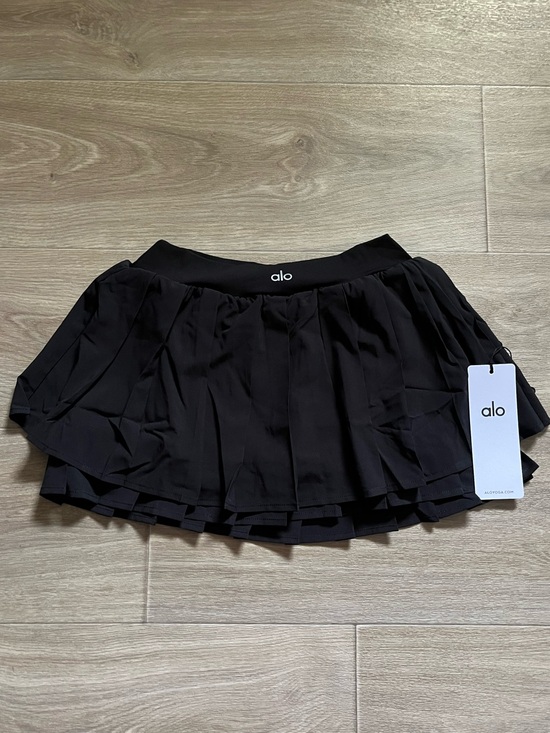 ALO Yoga Pants - Alo Yoga Double Or Nothing Black Tennis Skort - Size XS - NEW